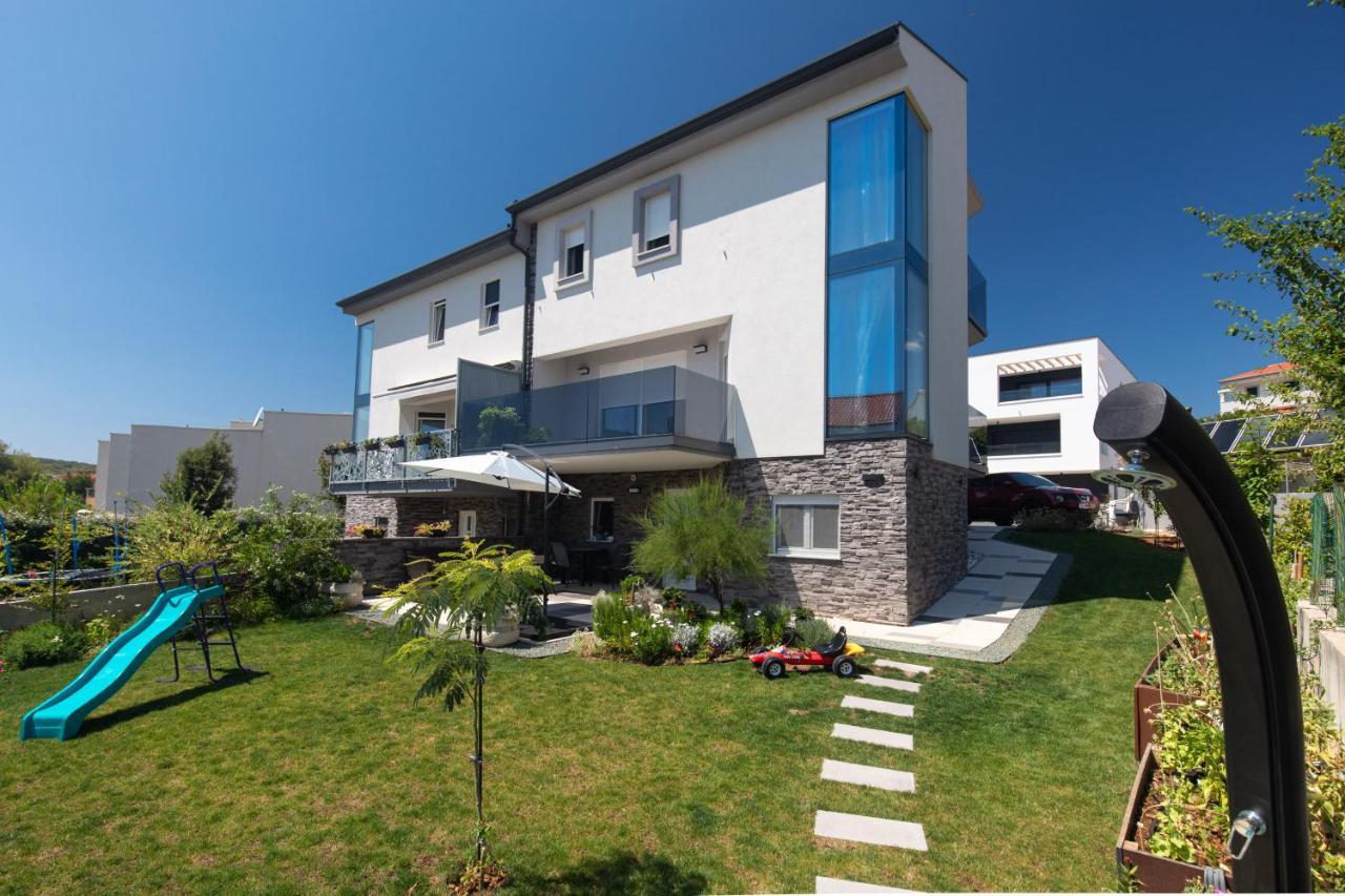 Apartment Odore Di Mare With Beautiful Garden Krk Town Luaran gambar