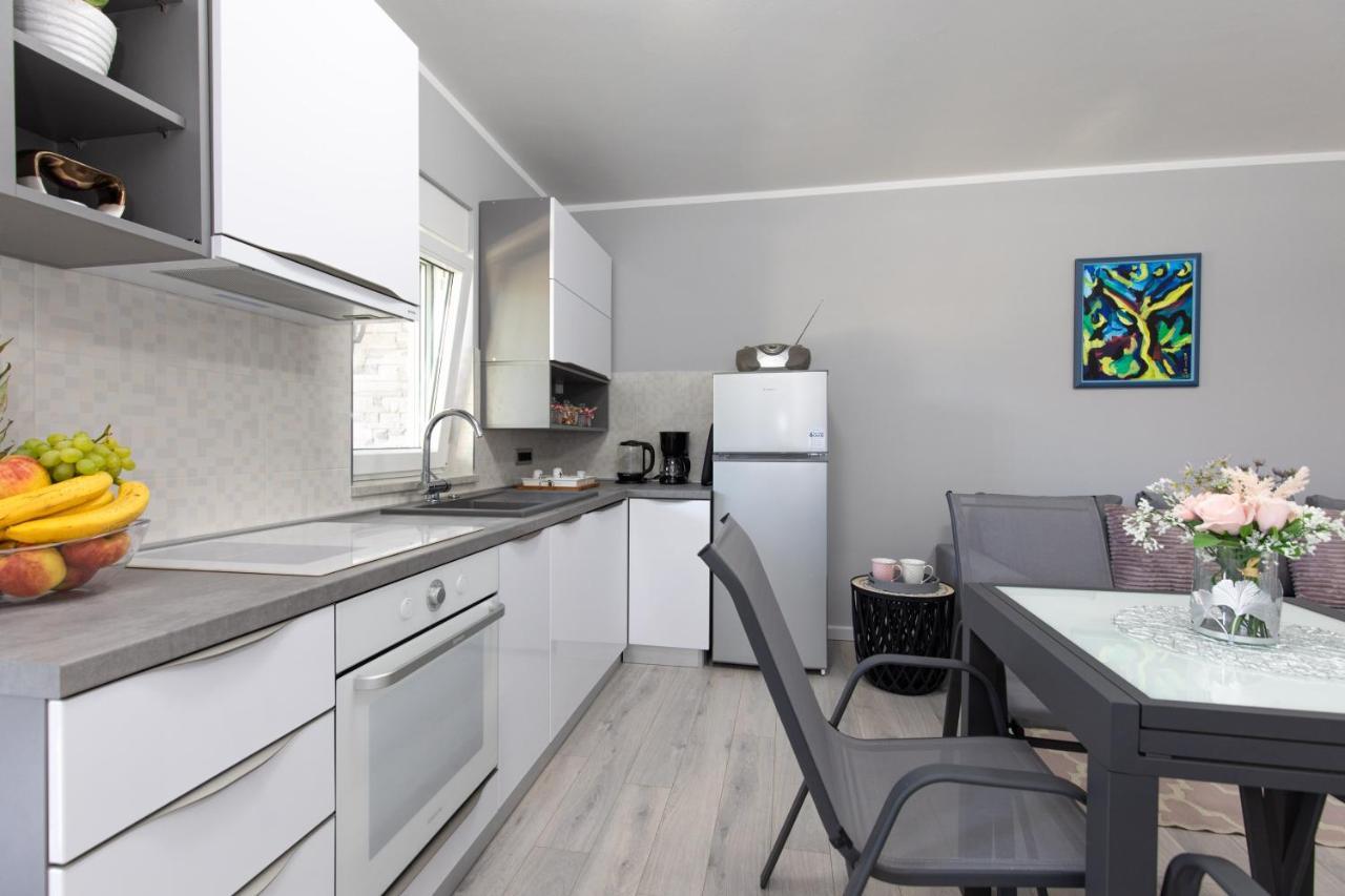 Apartment Odore Di Mare With Beautiful Garden Krk Town Luaran gambar