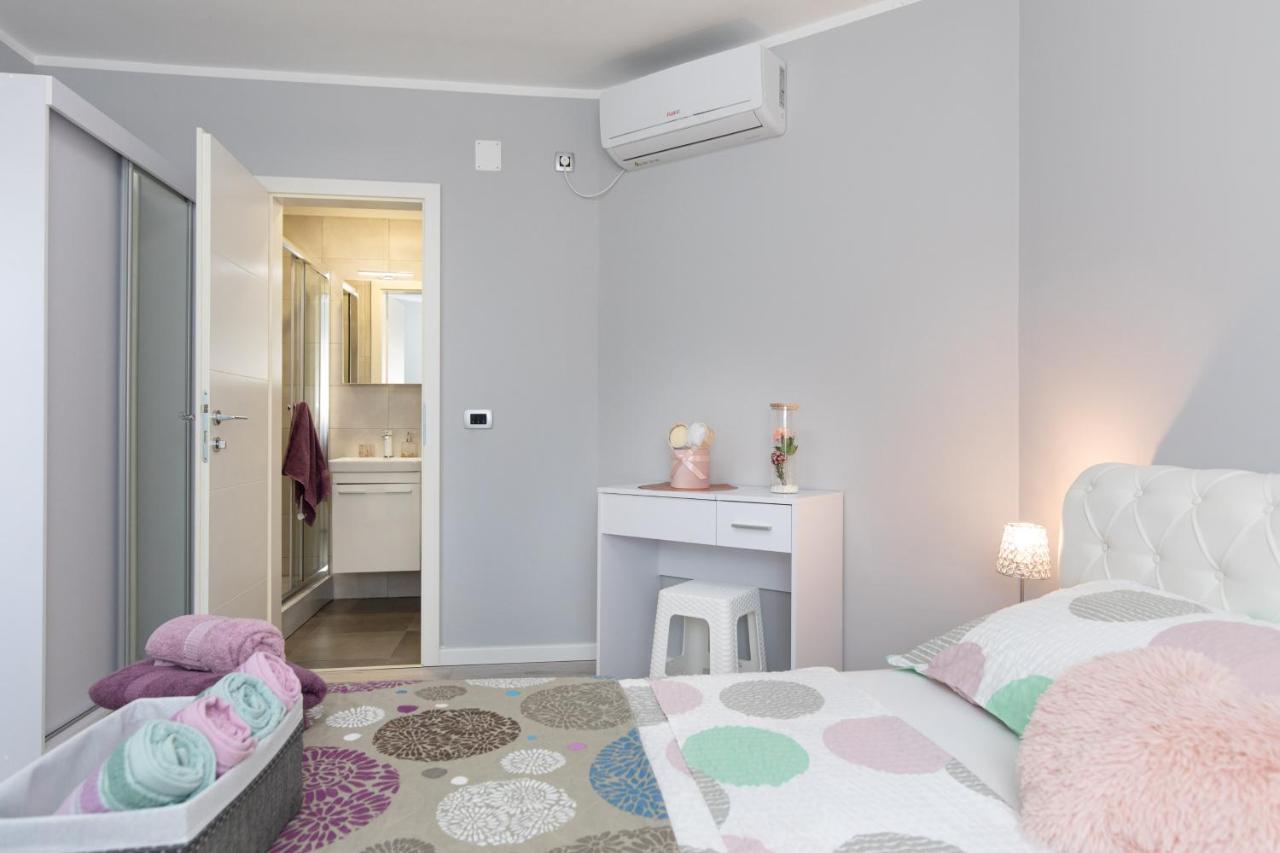 Apartment Odore Di Mare With Beautiful Garden Krk Town Luaran gambar